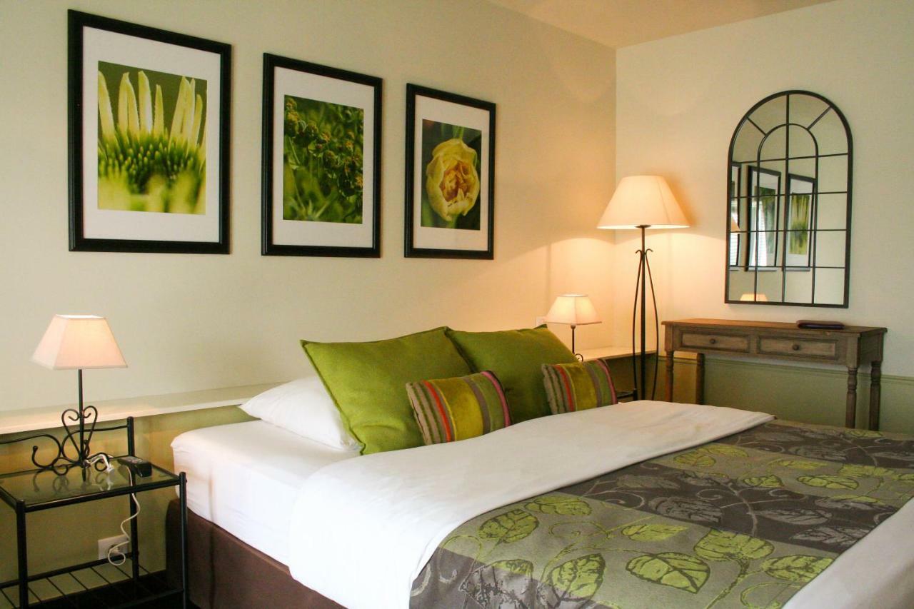 Bed and Breakfast Bleu Raisin Les Salles-de-Castillon Exterior foto
